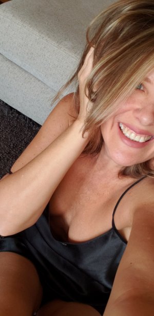 Alberta escort girl in Ardmore Pennsylvania, thai massage